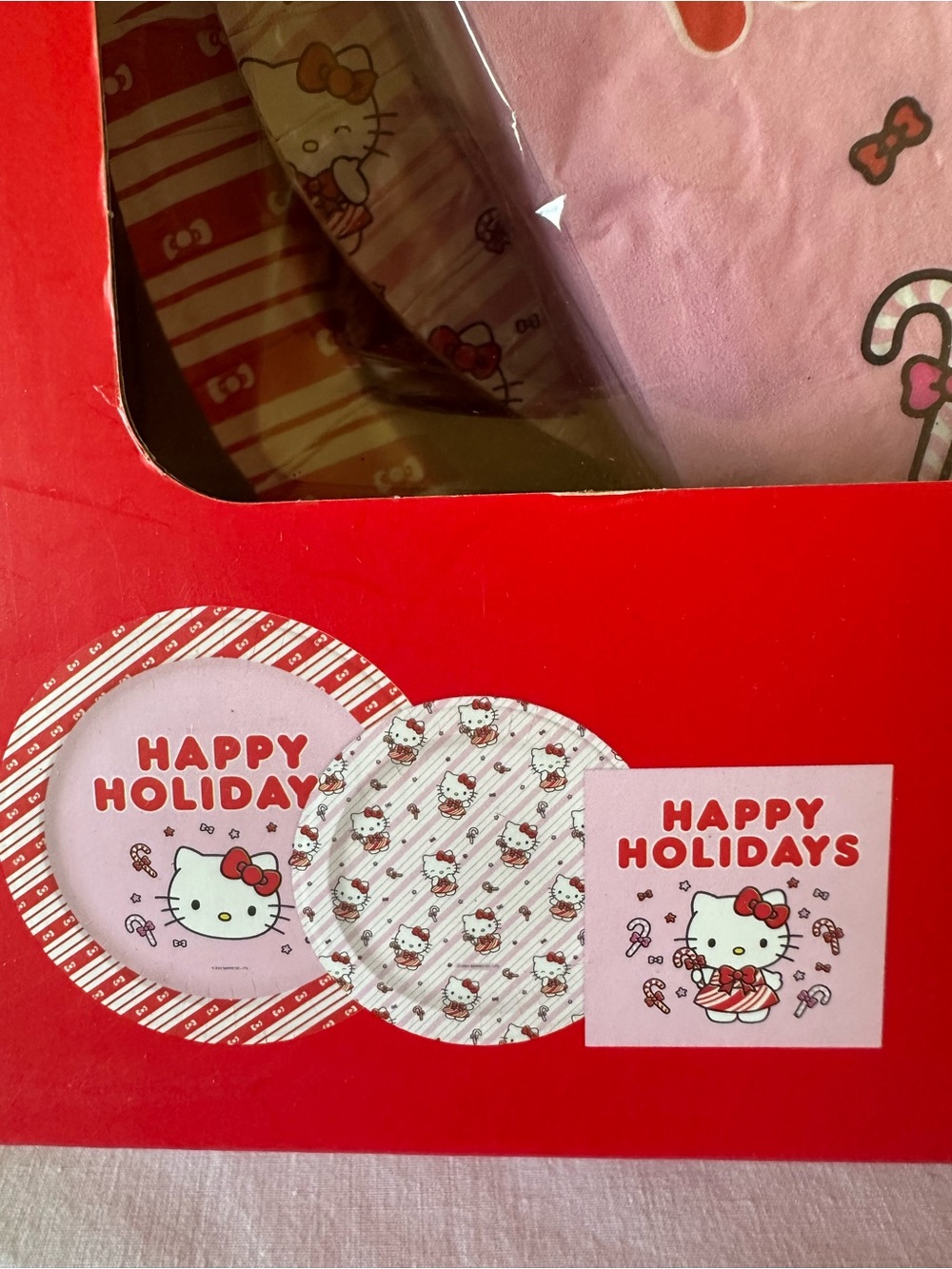 Hello Kitty Paper Party Happy Holidays Tableware Set - New - Picture 2 of 6